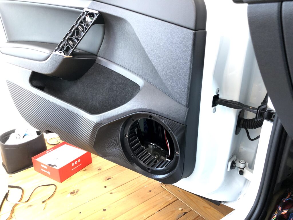 3Dプリンターで車の内装パーツつくれます。